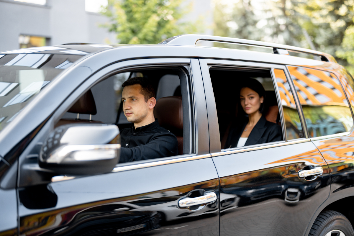 chauffeur accompagne