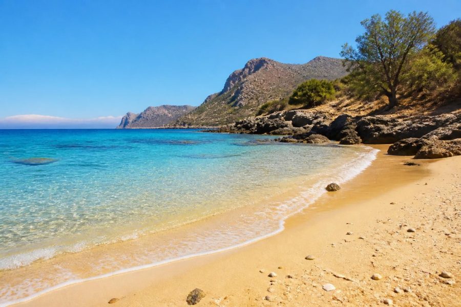 découvrez falassarna en crète, une plage paradisiaque aux eaux cristallines et au sable doré, idéale pour la détente, la baignade et les aventures en plein air.