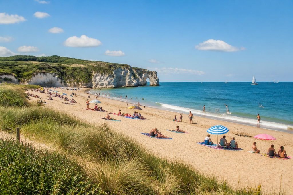 découvrez les plus belles plages de normandie à visiter cet été pour des moments inoubliables entre sable fin, paysages pittoresques et activités en plein air.